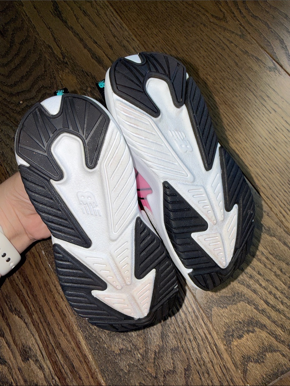New Balance Kids Sneakers in Pink, White & Black with Mint Accents velcro 8C - Picture 5 of 8